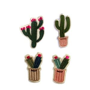 Set of‎ 4 iron-on knit-style cactus patches